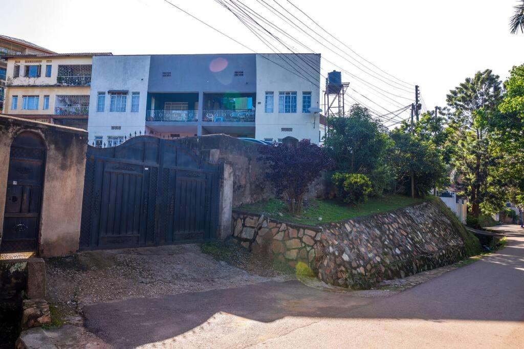 The Green Apartment Kampala Exterior photo