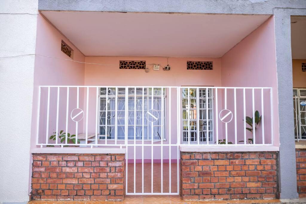 The Green Apartment Kampala Exterior photo